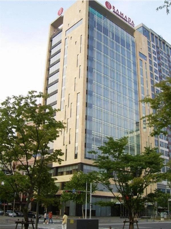 รามาดา พลาซ่า กวางจู Hotel Gwangju Metropolitan City ภายนอก รูปภาพ