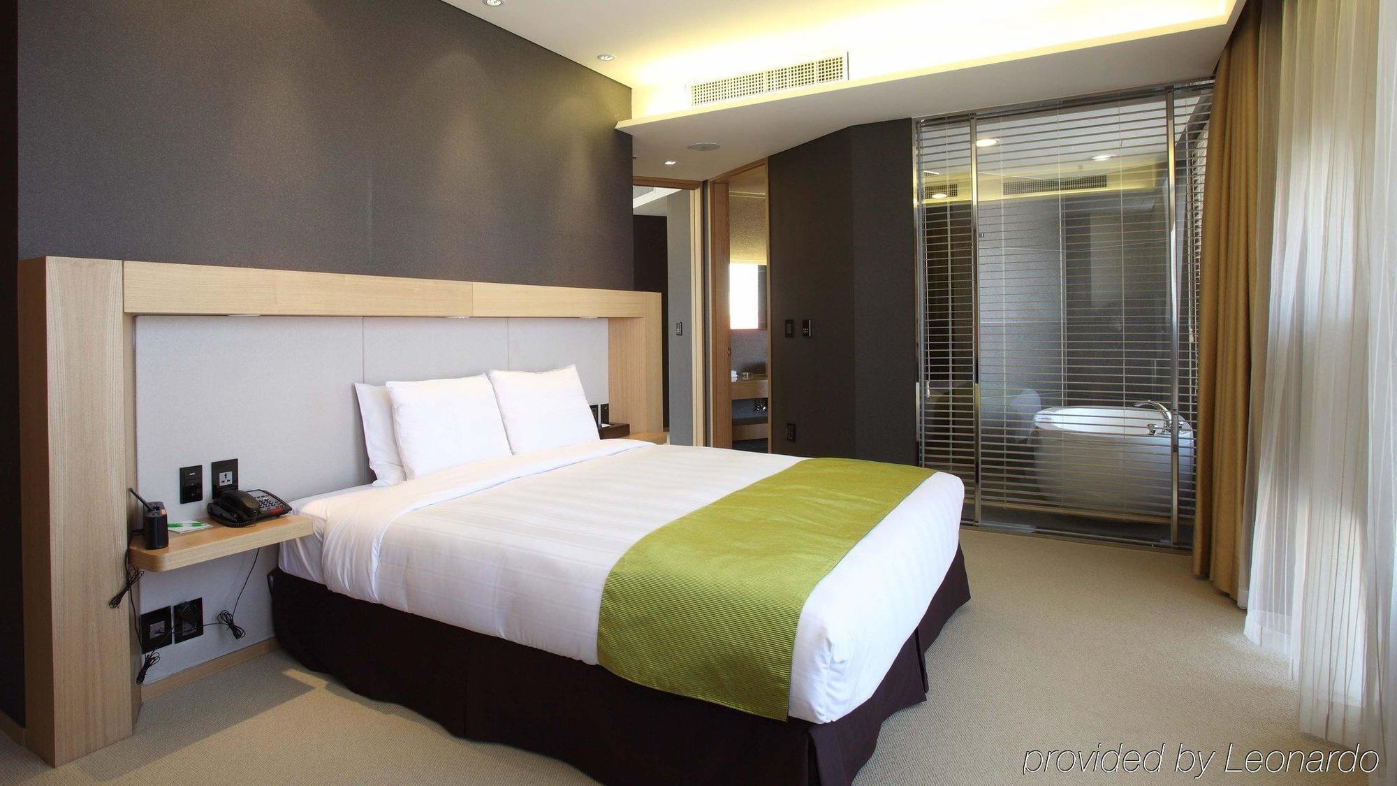 รามาดา พลาซ่า กวางจู Hotel Gwangju Metropolitan City ภายนอก รูปภาพ