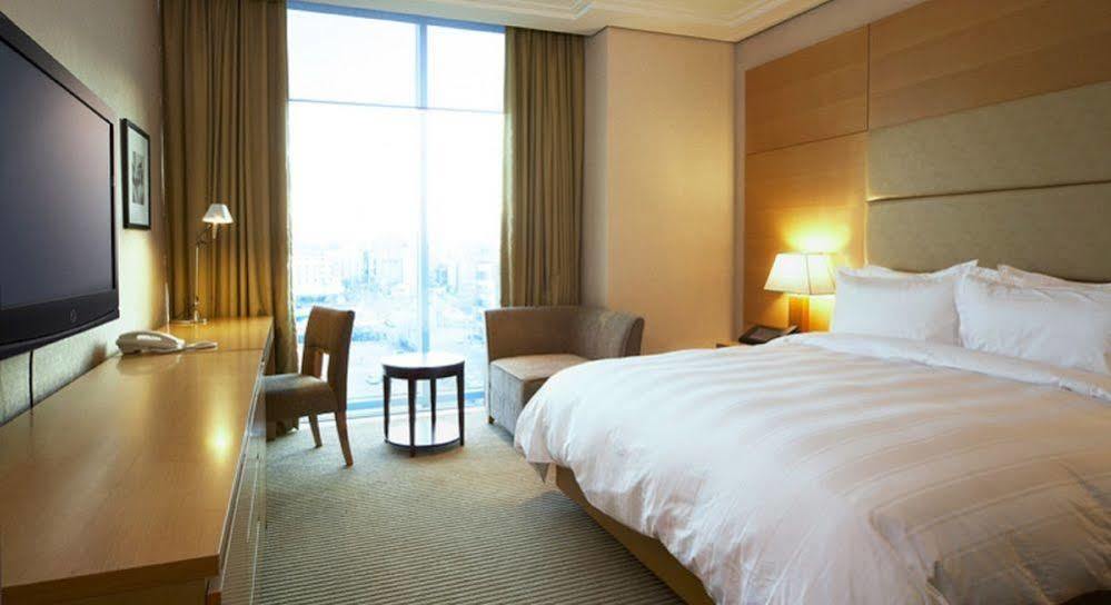 รามาดา พลาซ่า กวางจู Hotel Gwangju Metropolitan City ภายนอก รูปภาพ